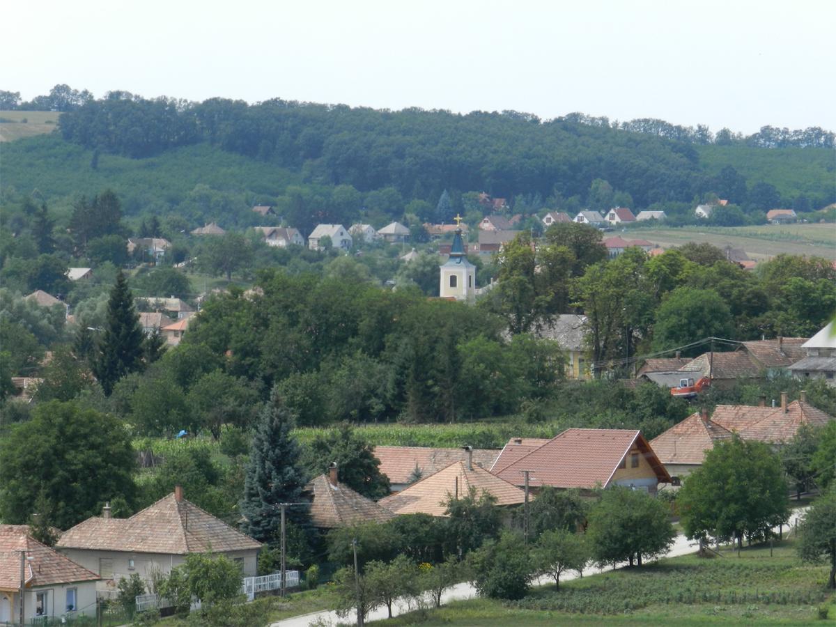 Huszar Tanya Villa Kesze Bagian luar foto